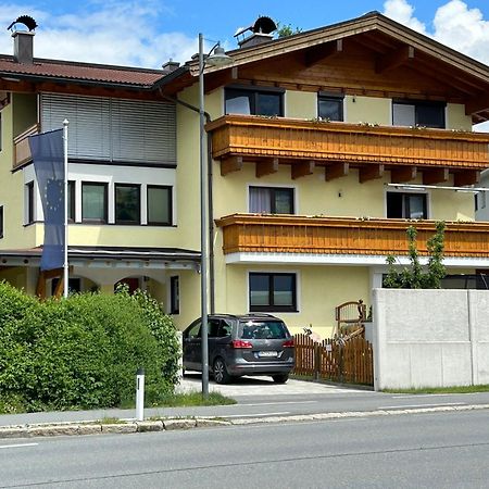 Haus Laubreuter Apartment คาพรูน ภายนอก รูปภาพ