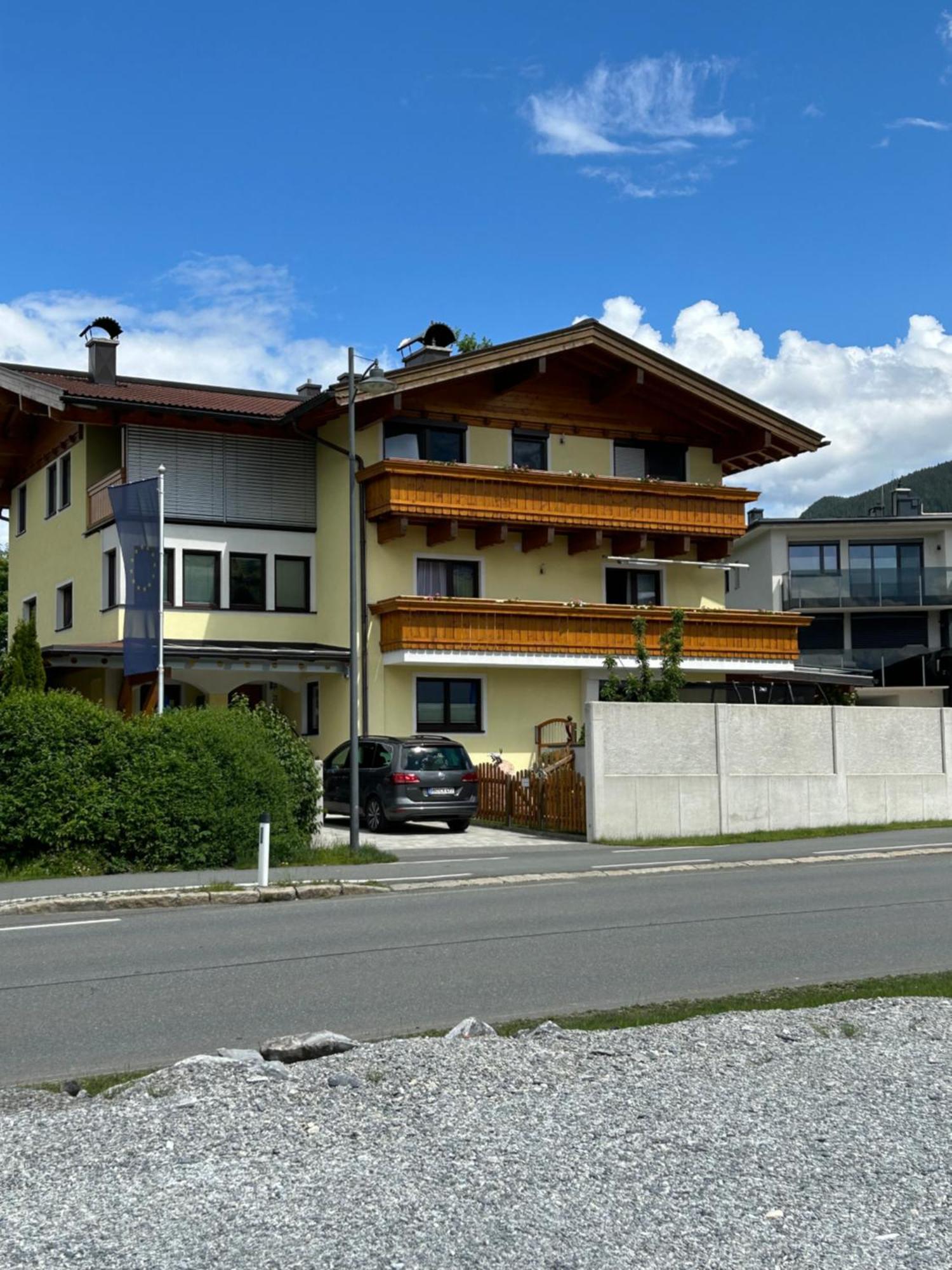 Haus Laubreuter Apartment คาพรูน ภายนอก รูปภาพ