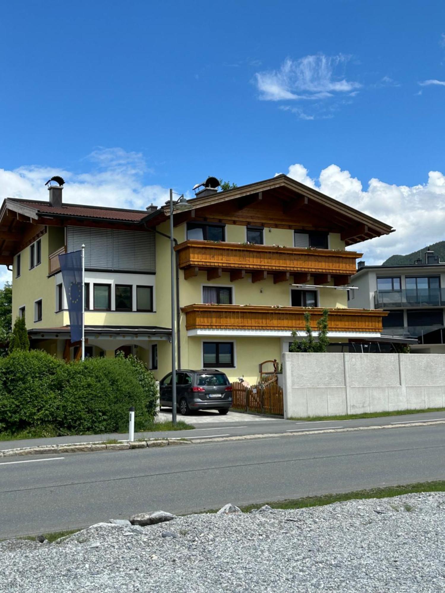 Haus Laubreuter Apartment คาพรูน ภายนอก รูปภาพ